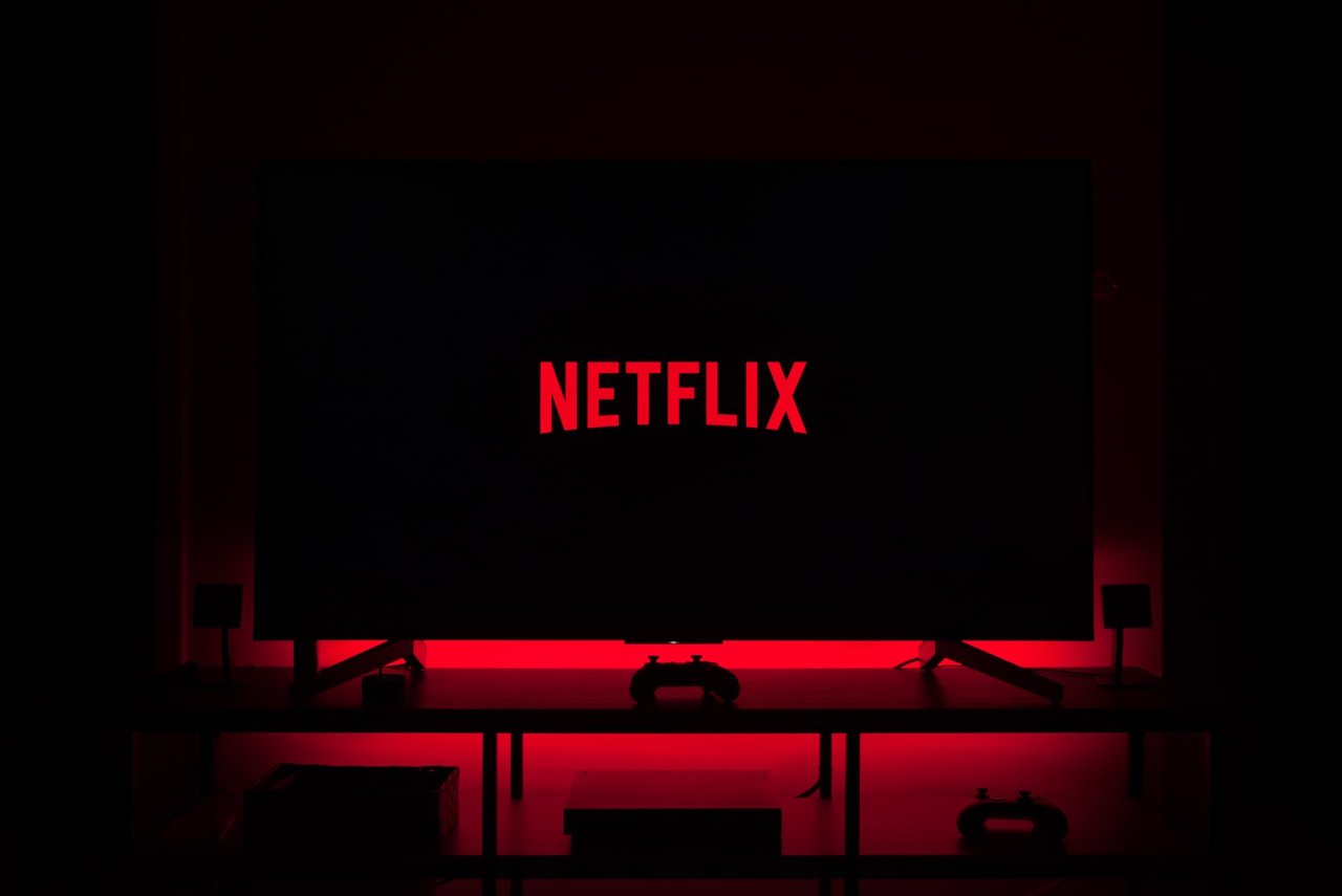 Brevi interruzioni pubblicitarie e tariffe scontate si applicano agli abbonamenti pubblicitari Netflix